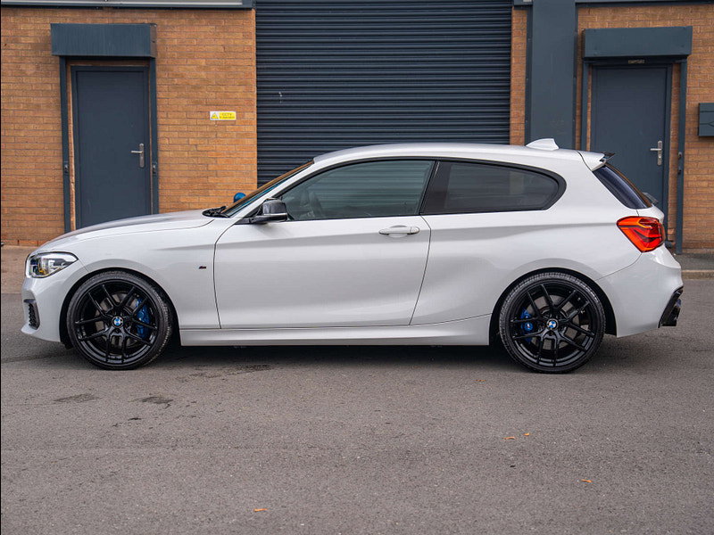 2017 BMW 1 Series in Alpine White, photo 9 of 66