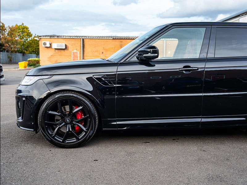 2019 Land Rover Range Rover Sport in Santorini Black, photo 31 of 95