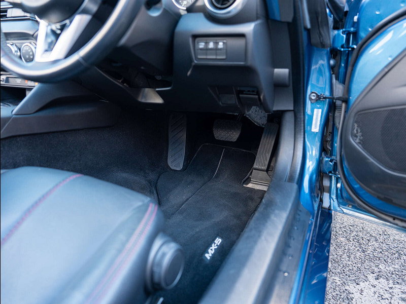 2018 Mazda MX-5 RF in Eternal Blue Mica, photo 68 of 91