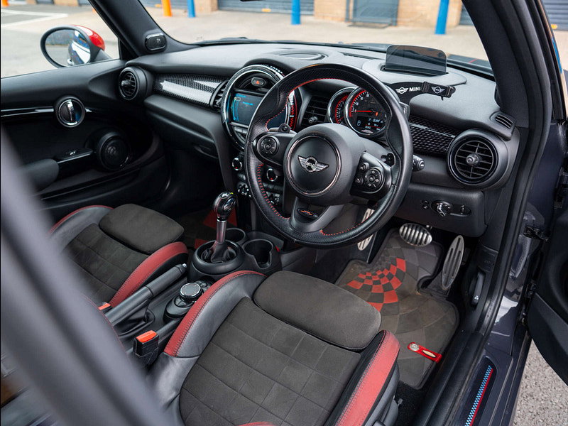2017 MINI Hatch in Thunder Grey, photo 24 of 79
