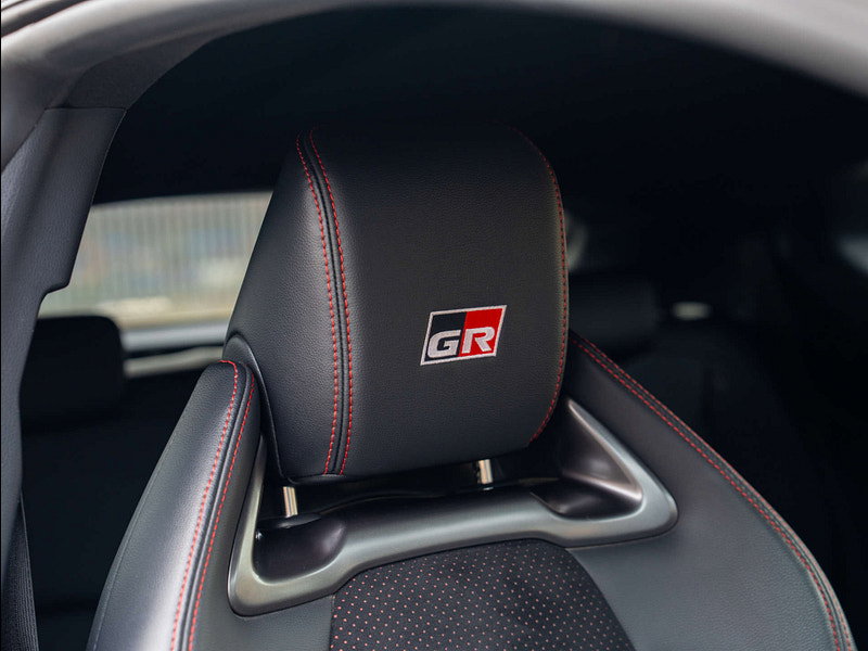 2020 Toyota GR YARIS in Pearl White, photo 18 of 69