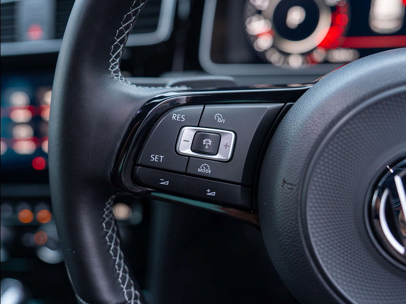 2017 Volkswagen Golf in Lapiz Blue, photo 73 of 79