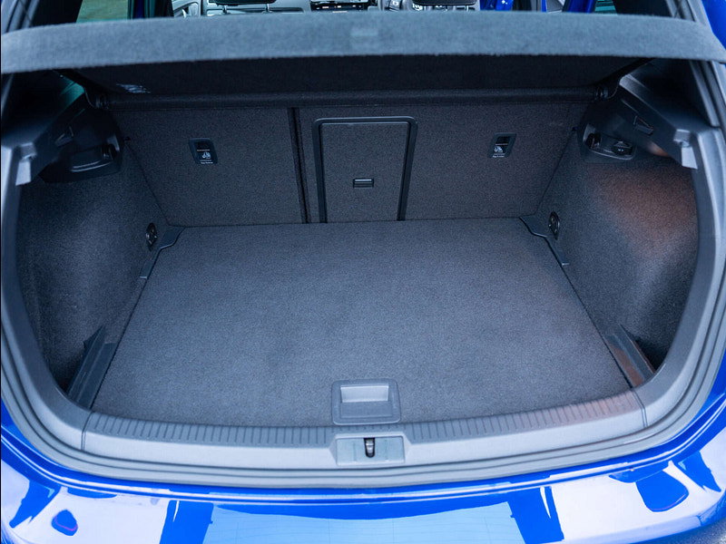 2017 Volkswagen Golf in Lapiz Blue, photo 28 of 79