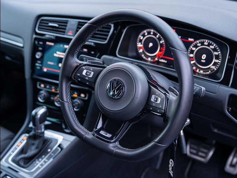 2017 Volkswagen Golf in Lapiz Blue, photo 46 of 79