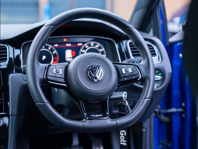 2017 Volkswagen Golf in Lapiz Blue, photo 18 of 79