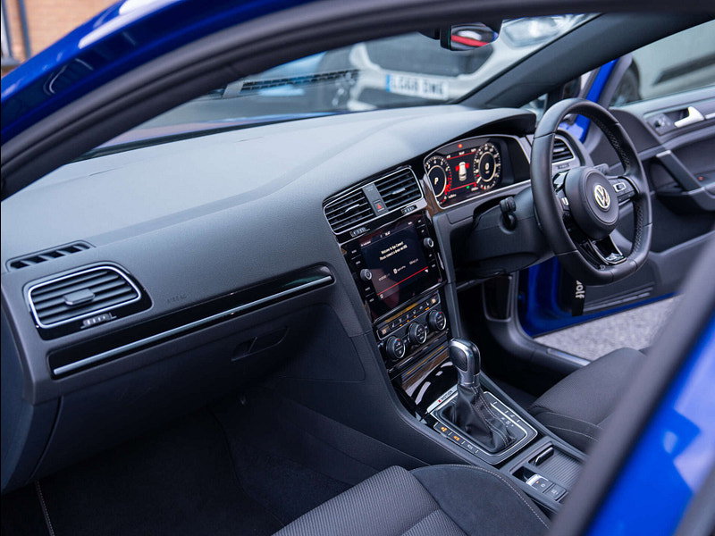 2017 Volkswagen Golf in Lapiz Blue, photo 16 of 79