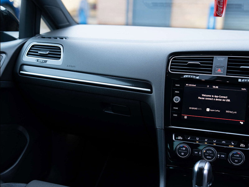 2017 Volkswagen Golf in Lapiz Blue, photo 29 of 79