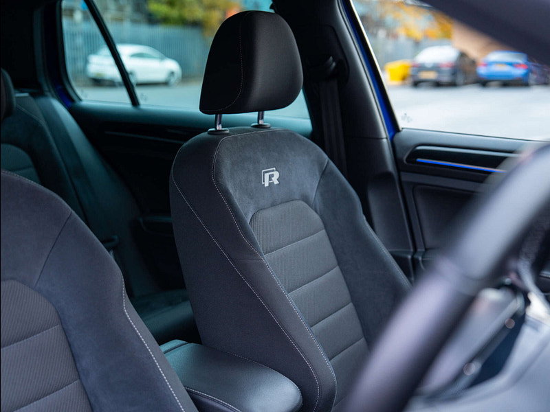 2017 Volkswagen Golf in Lapiz Blue, photo 31 of 79
