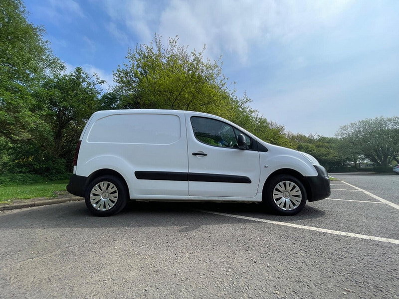 Citroen Berlingo 1.6 HDi 625 LX Panel Van 5dr Diesel Manual L1 (131 g/km, 75 bhp)