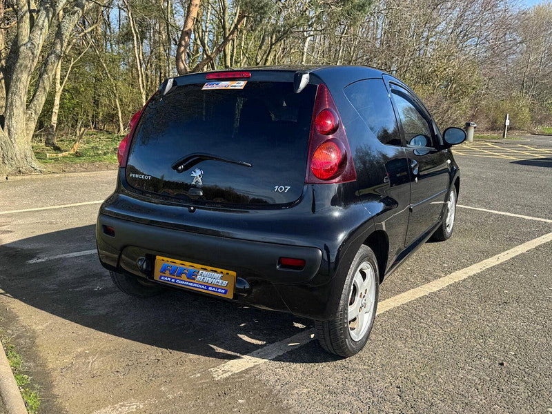 Peugeot 107 1.0 12V Allure Hatchback 3dr Petrol Manual Euro 5 (68 ps)
