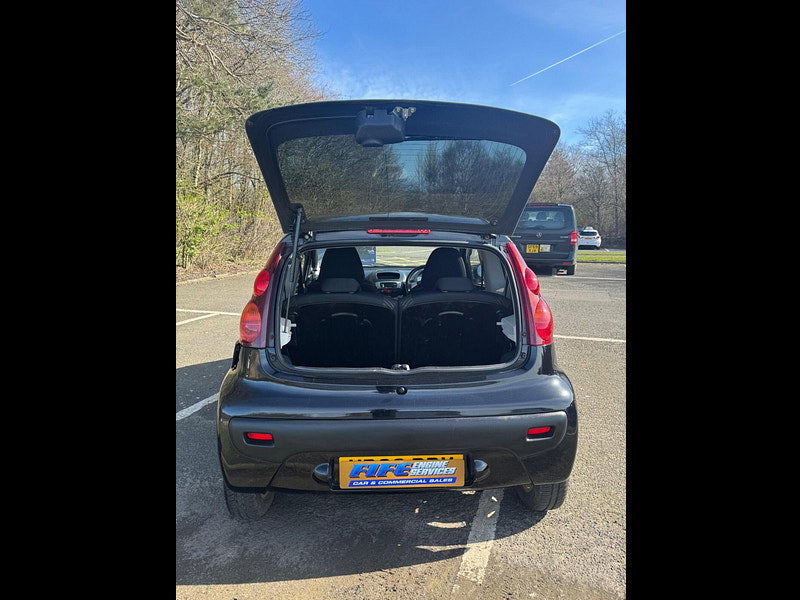 Peugeot 107 1.0 12V Allure Hatchback 3dr Petrol Manual Euro 5 (68 ps)