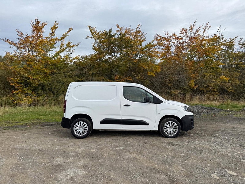 Peugeot Partner 1.5 BlueHDi 1000 Professional Standard Panel Van 5dr Diesel Manual SWB Euro 6 (100 bhp)