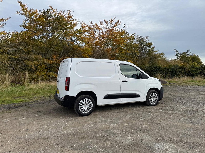 Peugeot Partner 1.5 BlueHDi 1000 Professional Standard Panel Van 5dr Diesel Manual SWB Euro 6 (100 bhp)