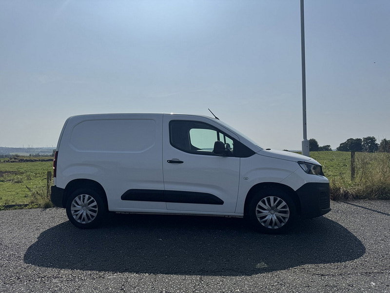 Peugeot Partner 1.5 BlueHDi 1000 Professional Standard Panel Van 5dr Diesel Manual SWB Euro 6 (100 bhp)