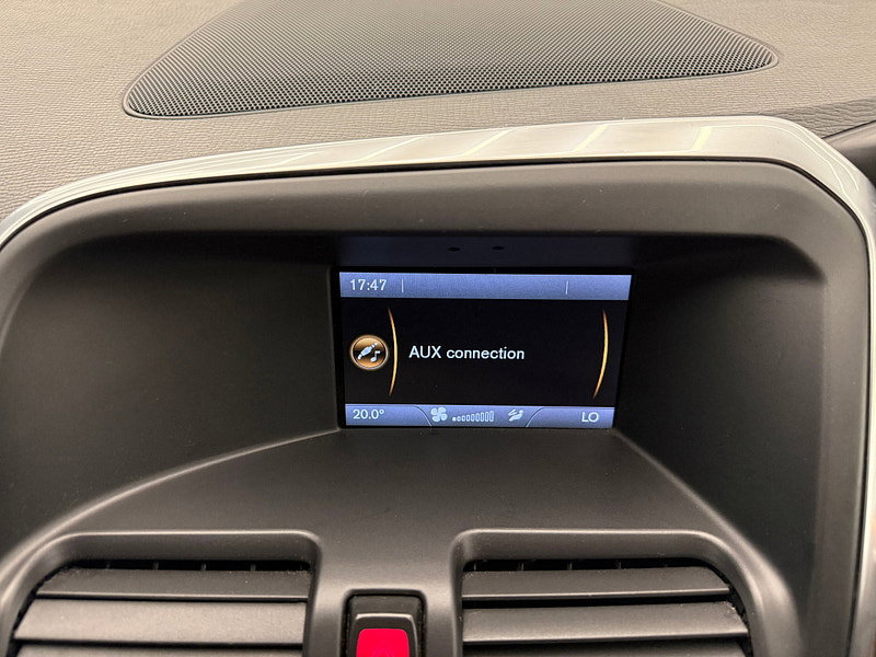Volvo XC60 2.0 D4 R-Design SUV 5dr Diesel Geartronic Euro 5 (163 ps)