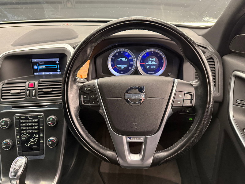 Volvo XC60 2.0 D4 R-Design SUV 5dr Diesel Geartronic Euro 5 (163 ps)