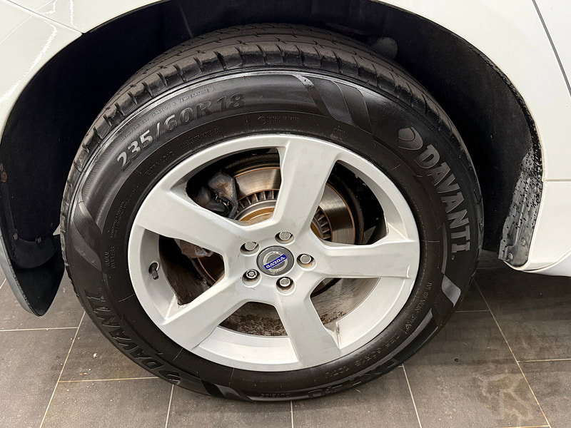 Volvo XC60 2.0 D4 R-Design SUV 5dr Diesel Geartronic Euro 5 (163 ps)