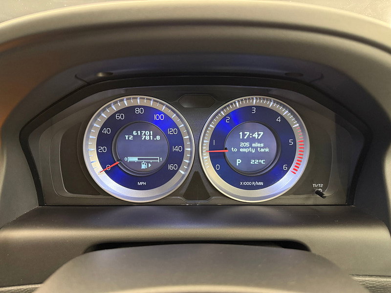 Volvo XC60 2.0 D4 R-Design SUV 5dr Diesel Geartronic Euro 5 (163 ps)