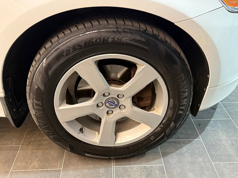 Volvo XC60 2.0 D4 R-Design SUV 5dr Diesel Geartronic Euro 5 (163 ps)