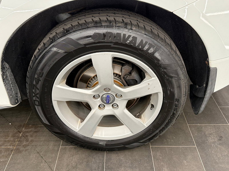 Volvo XC60 2.0 D4 R-Design SUV 5dr Diesel Geartronic Euro 5 (163 ps)