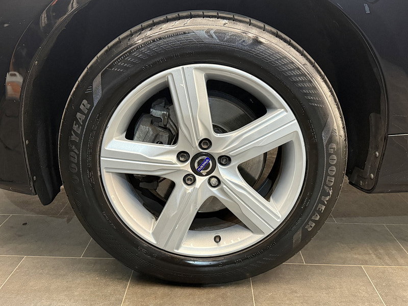 Volvo XC60 2.4 D5 R-Design Lux Nav SUV 5dr Diesel Manual AWD Euro 6 (s/s) (220 ps)