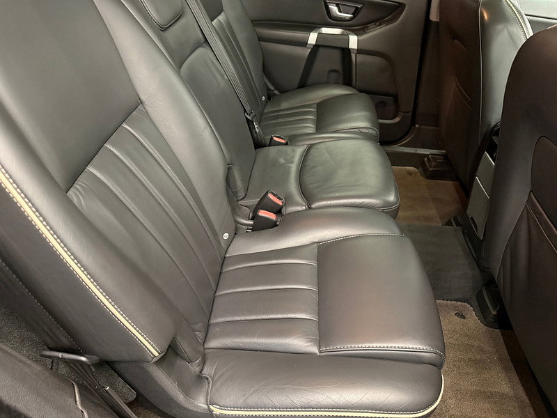 Volvo XC90 2.4 D5 SE Lux SUV 5dr Diesel Geartronic 4WD Euro 5 (200 ps)