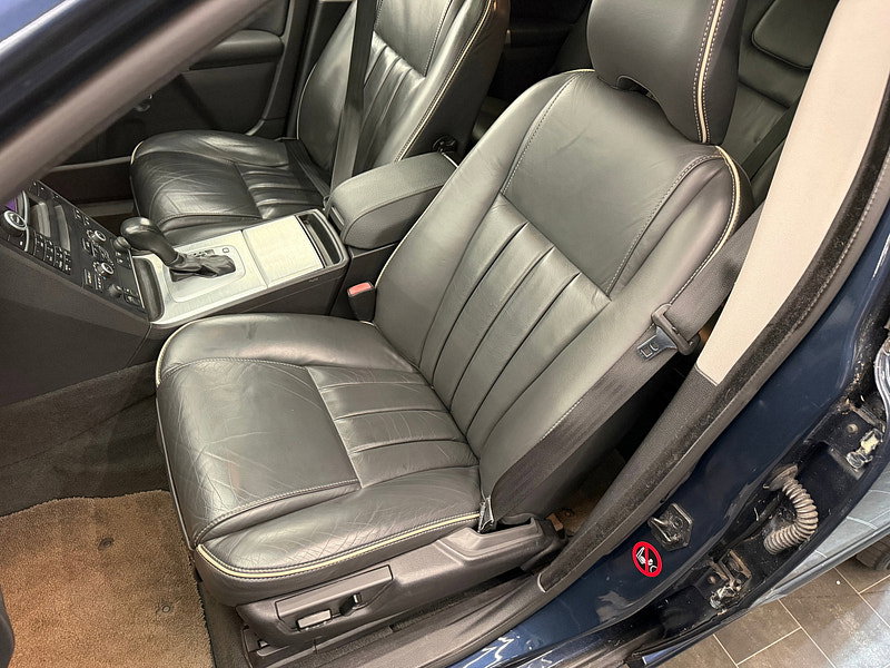 Volvo XC90 2.4 D5 SE Lux SUV 5dr Diesel Geartronic 4WD Euro 5 (200 ps)