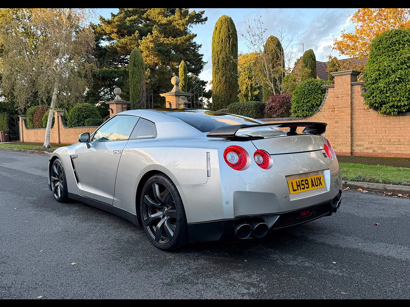 Nissan GT-R 3.8 V6 Black Edition Coupe 2dr Petrol Auto 4WD Euro 4 (485 ps)
