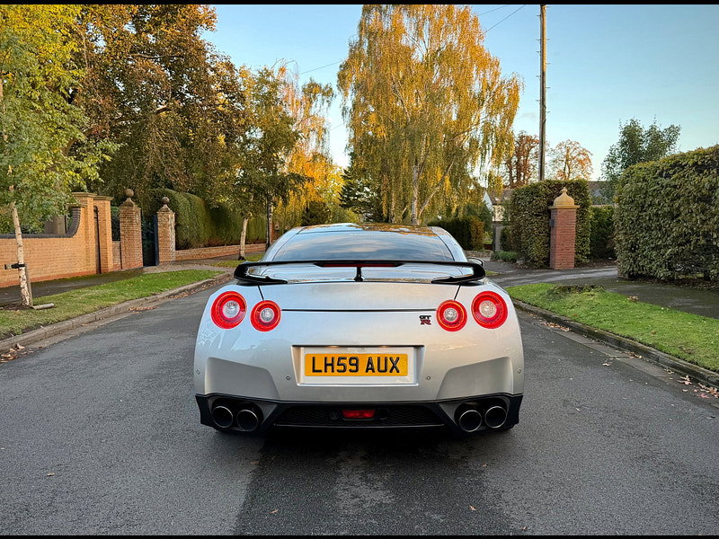 Nissan GT-R 3.8 V6 Black Edition Coupe 2dr Petrol Auto 4WD Euro 4 (485 ps)