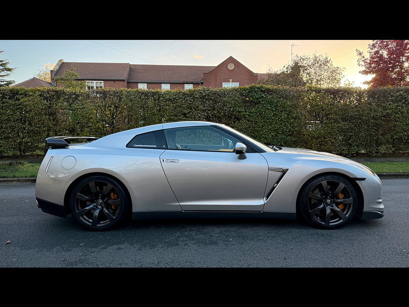 Nissan GT-R 3.8 V6 Black Edition Coupe 2dr Petrol Auto 4WD Euro 4 (485 ps)