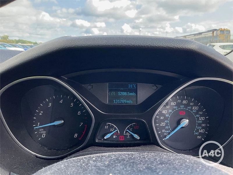 Ford Focus 1.0T EcoBoost Zetec Hatchback 5dr Petrol Manual Euro 5 (s/s) (100 ps)