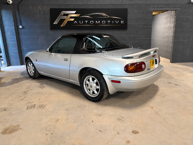 Mazda MX-5 Eunos Roadster