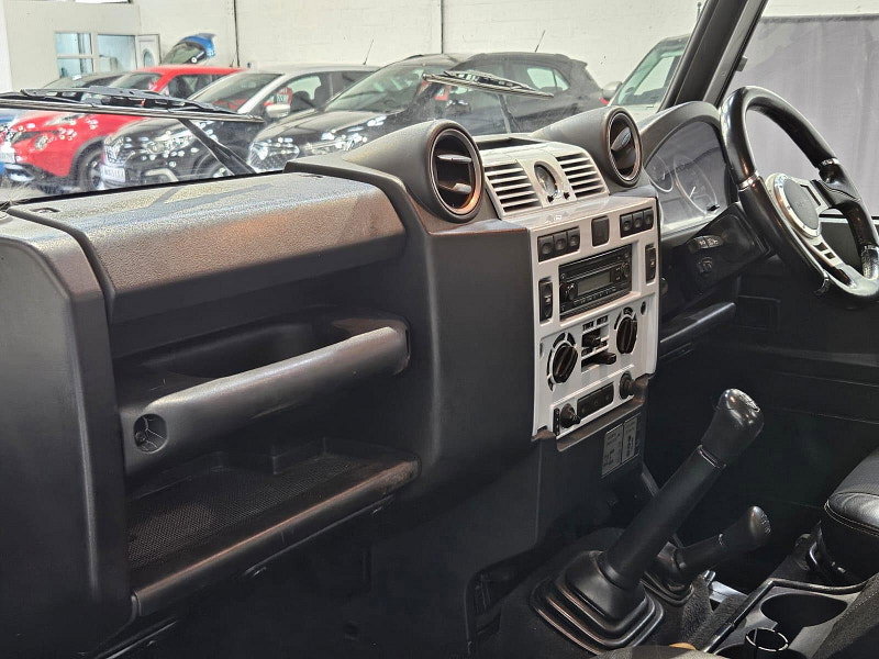 Land Rover Defender 90 2.4 TDCi XS Station Wagon 3dr Diesel Manual 4WD SWB Euro 4 (122 bhp)