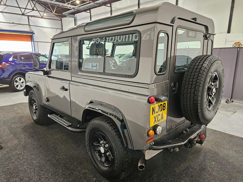 Land Rover Defender 90 2.4 TDCi XS Station Wagon 3dr Diesel Manual 4WD SWB Euro 4 (122 bhp)