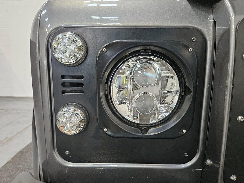 Land Rover Defender 90 2.4 TDCi XS Station Wagon 3dr Diesel Manual 4WD SWB Euro 4 (122 bhp)