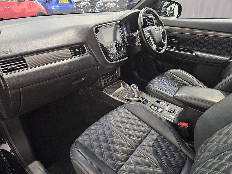 Mitsubishi Outlander 2.4h TwinMotor 13.8kWh 5h CVT 4WD Euro 6 (s/s) 5dr