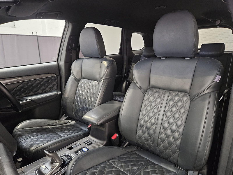 Mitsubishi Outlander 2.4h TwinMotor 13.8kWh 5h CVT 4WD Euro 6 (s/s) 5dr