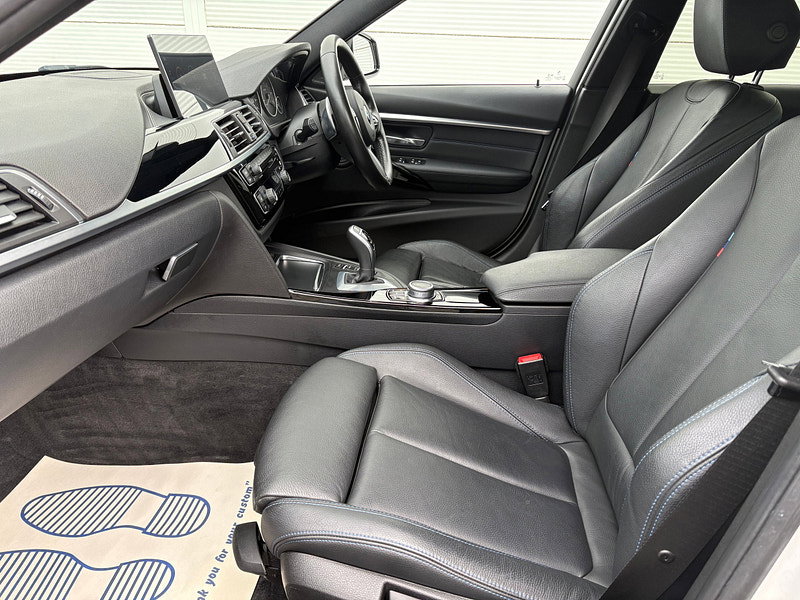 BMW 3 Series 2.0 320d M Sport Shadow Edition Touring 5dr Diesel Auto xDrive Euro 6 (s/s) (190 ps)
