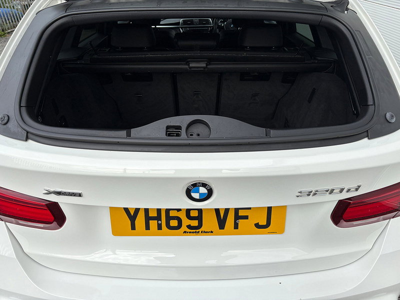BMW 3 Series 2.0 320d M Sport Shadow Edition Touring 5dr Diesel Auto xDrive Euro 6 (s/s) (190 ps)