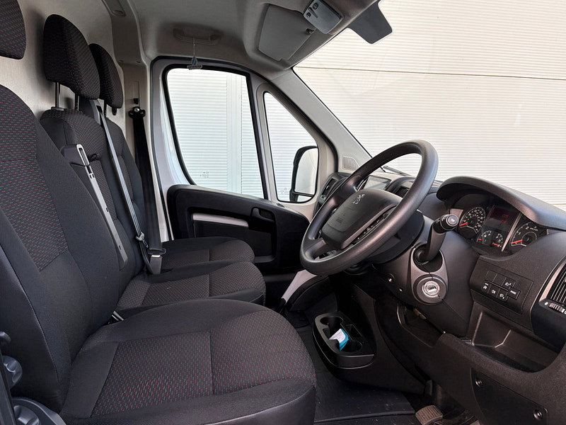 Peugeot Boxer 2.2 BlueHDi 335 Professional Premium + Panel Van 5dr Diesel Manual L3 H2 Euro 6 (s/s) (140 ps)