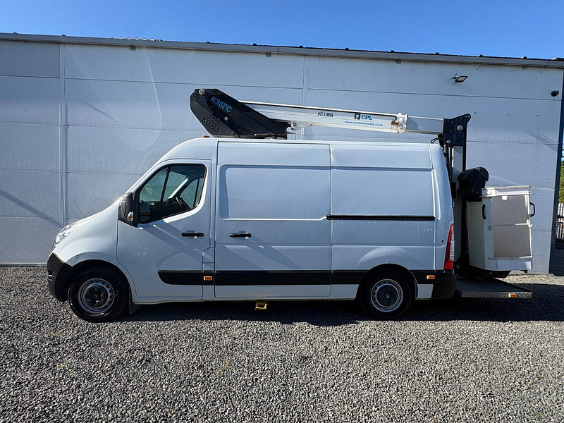 Renault Master 2.3 dCi 35 Business Panel Van 5dr Diesel Manual FWD MWB Medium Roof Euro 6 (130 ps)