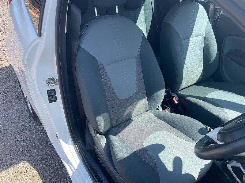 Ford Ka 1.2L Zetec Hatchback 3dr Petrol Manual Euro 5 (68 bhp)
