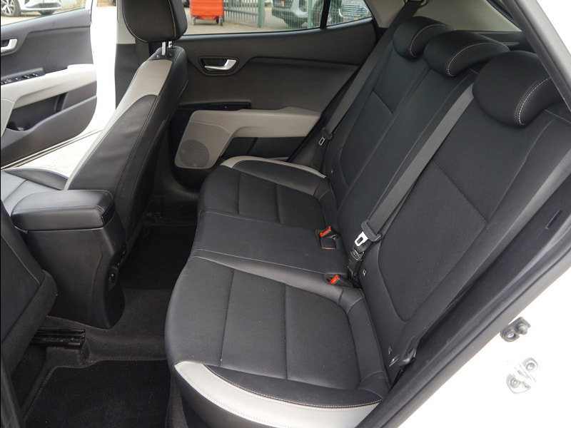 Kia Stonic 1.0 T-GDi 4 SUV 5dr Petrol DCT Euro 6 (s/s) (118 bhp)