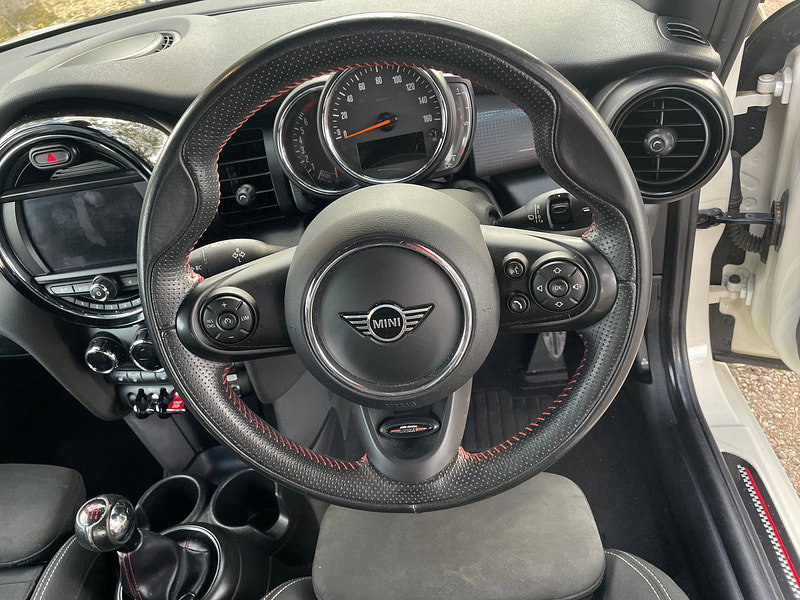MINI Hatch 1.5 Cooper Sport Hatchback 3dr Petrol Manual Euro 6 (s/s) (136 ps)