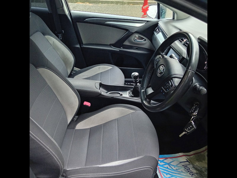 Toyota Avensis 2.0 D-4D Business Edition Saloon 4dr Diesel Manual Euro 6 (s/s) (143 ps)