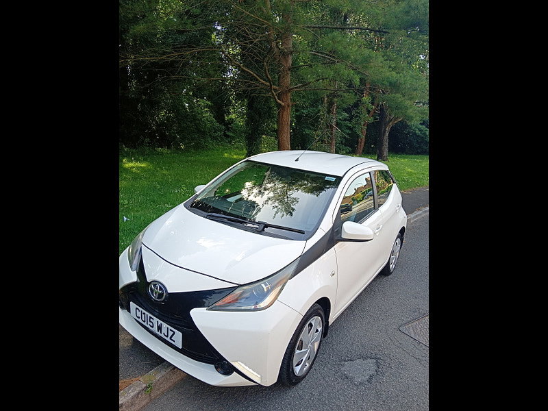 Toyota Aygo 1.0 VVT-i x-play Hatchback 5dr Petrol Manual Euro 5 Euro 5 (68 ps)