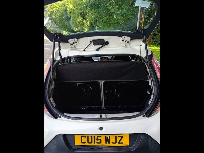 Toyota Aygo 1.0 VVT-i x-play Hatchback 5dr Petrol Manual Euro 5 Euro 5 (68 ps)