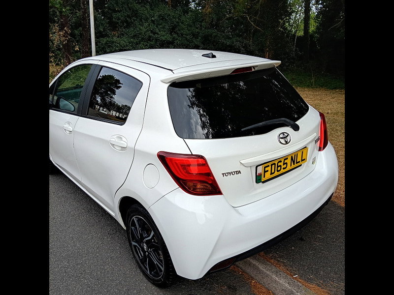 Toyota Yaris 1.33 Dual VVT-i Sport Hatchback 5dr Petrol Manual Euro 5 Euro 5 (99 ps)