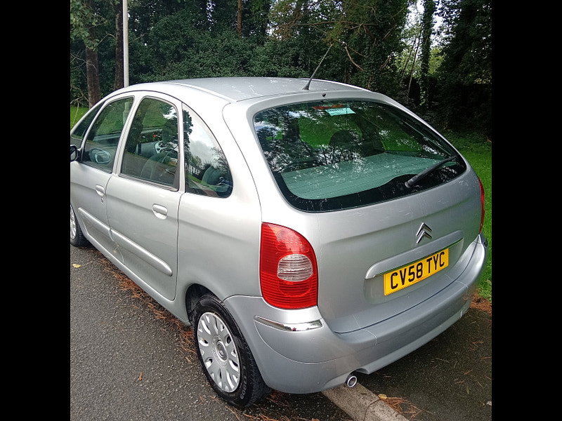 Citroen Xsara Picasso 1.6i 16V Desire MPV 5dr Petrol Manual (172 g/km, 110 bhp)