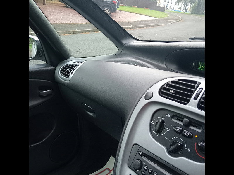 Citroen Xsara Picasso 1.6i 16V Desire MPV 5dr Petrol Manual (172 g/km, 110 bhp)